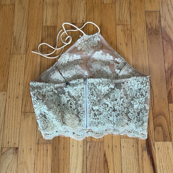 LIKE NEW! Windsor Simplee gold embroidery cropped mesh halter top S - Picture 3 of 4